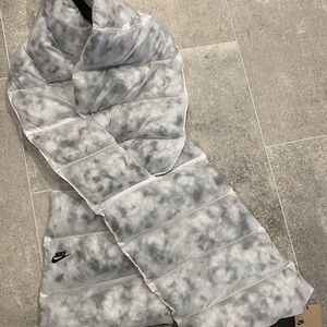 Nike White Insulated Scarf
